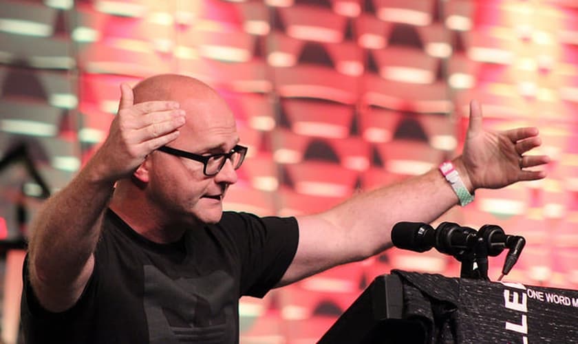 Adam Weber é pastor da Embrace Church, em Sioux Fall, Dakota do Sul, EUA. (Foto: Dakotas's Annual Confference)