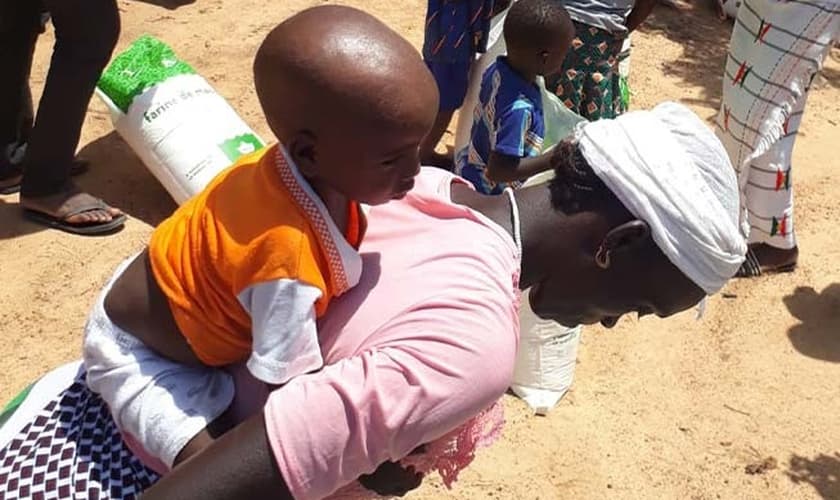 Milhares de cristãos em Burkina Faso são deslocados e destituídos de suas terras por causa das ameaças terroristas. (Foto: Reproduçãp/Barnabas Fund)