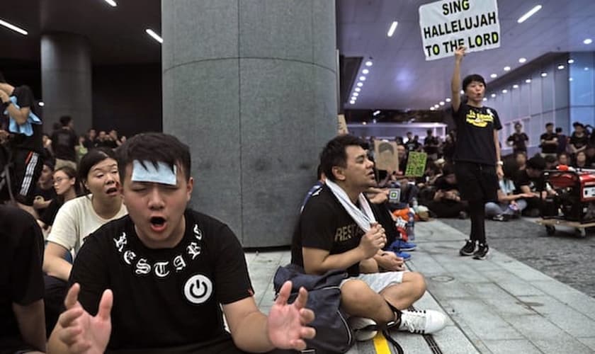 Cristãos entoam 'cantem aleluia ao Senhor' e participam de protestos em Hong Kong. (Foto: Reprodução/Church Liders)