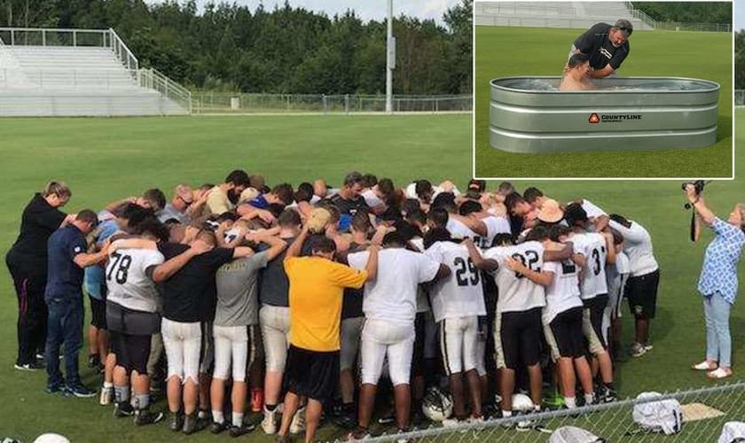 Estudantes fazem oração e aluno é batizado, no destaque. (Foto: Reprodução/Twitter)