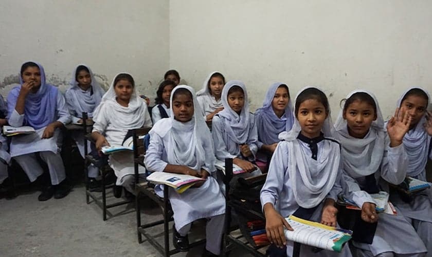 Meninas cristãs paquistanesas. (Foto: Reprodução/BF)