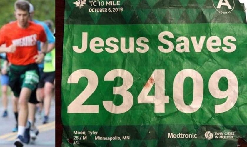 Tyler Moon durante a corrida e a identificação com seu número e o nome escolhido ‘Jesus salva’. (Foto: Reprodução/Tyler Moon)