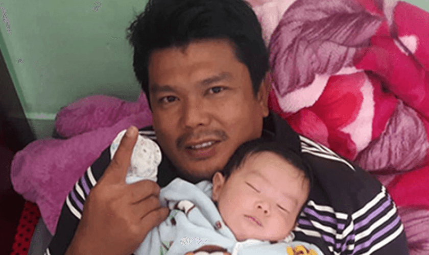 O médico voluntário e fotógrafo Zhao Sang com sua filha. (Foto: Reprodução/FBR)