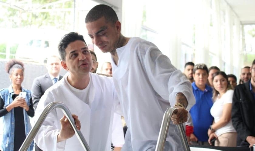 Funkeiro já frequenta a igreja há um ano. (Foto: Reprodução/ADALPHA)