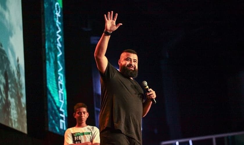 Chileno Vergara, fundador do One Passion, faz cruzadas evangelísticas em países do Oriente Médio. (Foto: Chama Ardente/Igreja Comunidade Casarão)