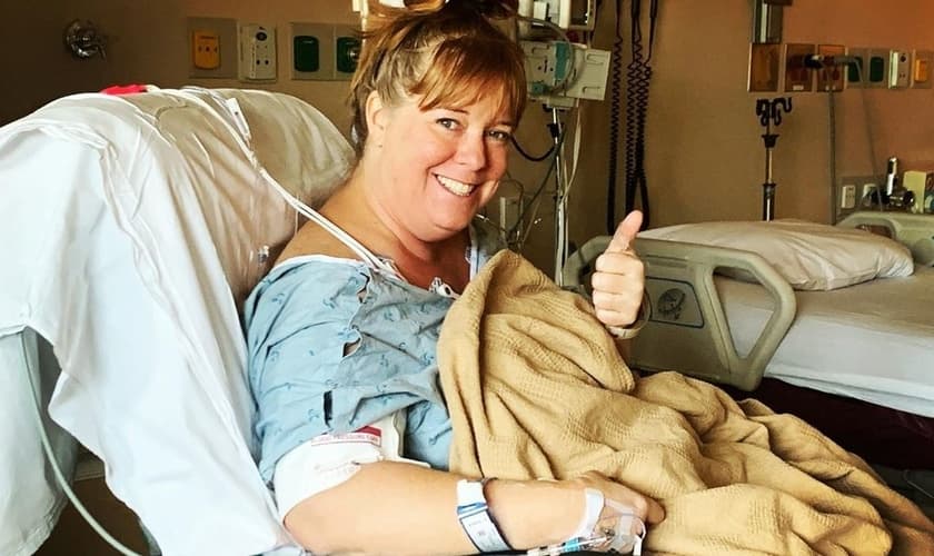 Aimee Powell após aneurisma. (Foto: Reprodução/Instagram)