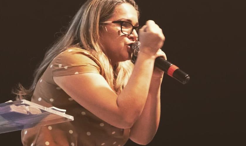 Paula Pereira é pastora e cantora. (Foto: Divulgação)