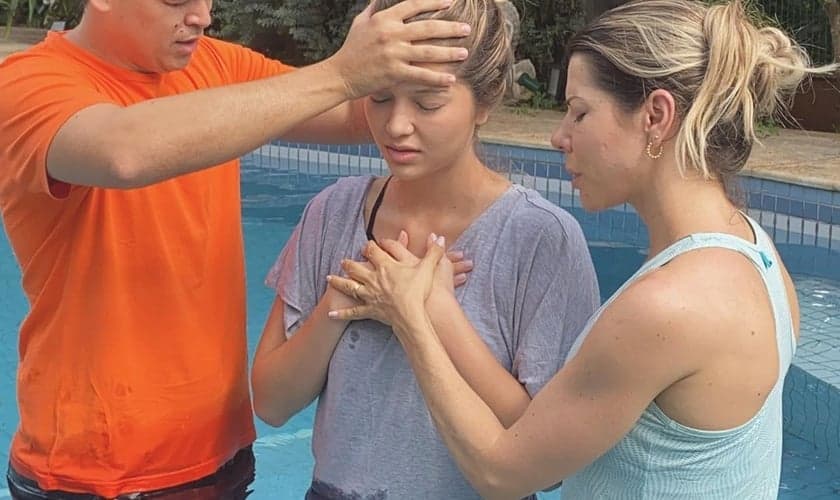 Lyandra Mota Costa, filha do cantor Leandro, foi batizada no último sábado (15). (Foto: Reprodução/Instagram)