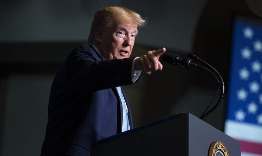 O presidente Donald Trump fala em evento no Ministério Internacional Rei Jesus, em 3 de janeiro de 2020, em Miami. (Foto: Evan Vucci /AP)