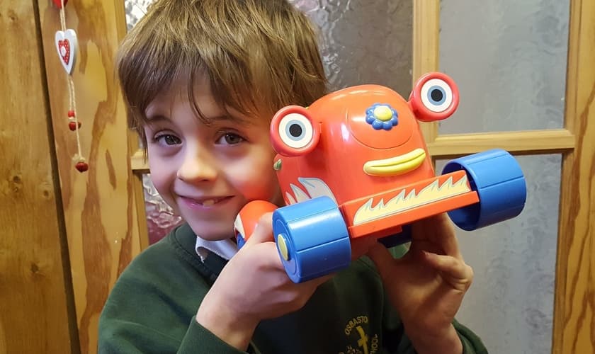 Samuel Barker morreu aos 7 anos após ser atingido por um veículo na saída da escola. (Foto: Arquivo pessoal)