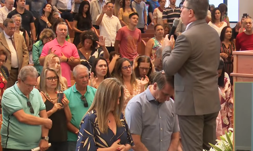 O presidente Jair Bolsonaro participou de culto e recebeu uma oração. (Foto: Igreja Memorial Batista de Brasília)