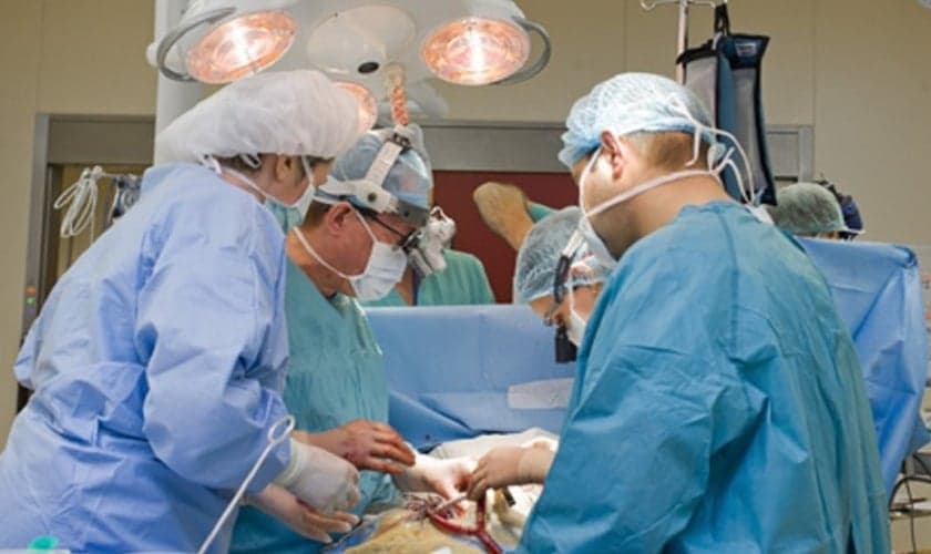 Segundo a Dra. Akemi Shiba, uma cirurgia de mudança de sexo pode surtir efeitos desastrosos na vida de quem se submete ao procedimento. (Foto: Russia Beyond)