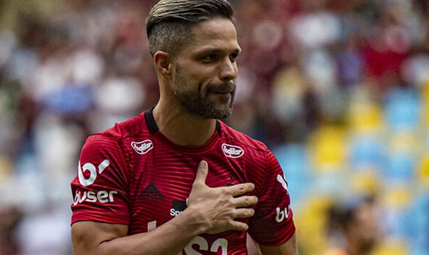 Por conta própria, Diego Ribas visitou os pais do garoto Pablo Henrique, que acabou morrendo no incêndio no 'Ninho do Urubu', em 2019. (Foto: Divulgação / Flamengo)