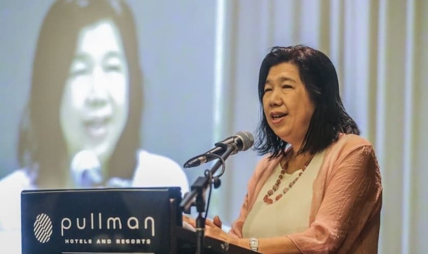 Susanna Liew, esposa do pastor desaparecido Raymond Koh, homenageada por sua incansável busca pela justiça e por pressionar os responsáveis pelo sequestro a serem punidos. (Foto: Reprodução/Firdaus Latif)