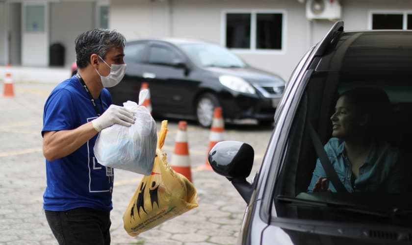 Drive-thru Solidário da Igreja da Cidade de São José dos Campos. (Foto: Divulgação)