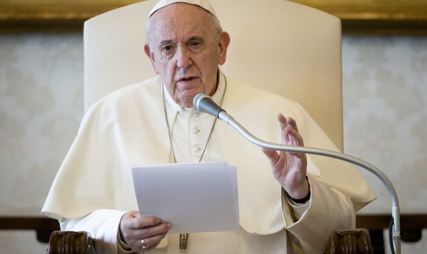 Papa sugere salário mínimo universal por causa do Covid-19. (Foto: Reuters)