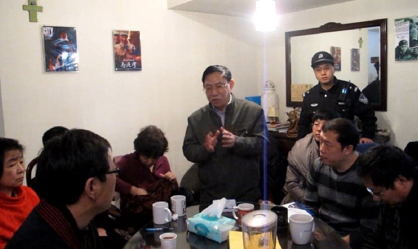 Chineses são assediados dentro de casa. (Foto ilustrativa: Reprodução/RFA)