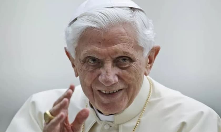 Papa emérito Bento XVI, quando ainda estava no Vaticano. (Foto: Reprodução/AP)