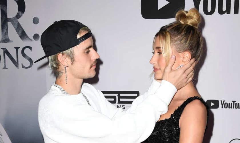 Justin Bieber e a esposa Haley Bieber. (Foto: Jon Kopaloff/Getty Images)