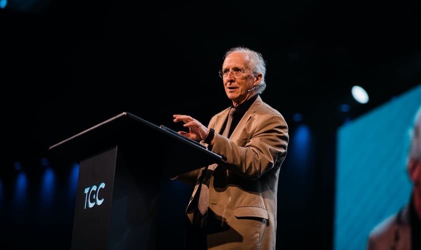 O pastor John Piper fala sobre a relação do coronavírus e a volta de Jesus. (Foto: Desiring God)