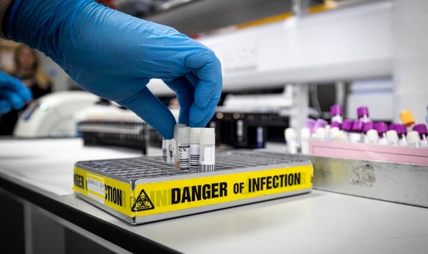 Dois renomados diretores de hospitais italianos relataram que o coronavírus está cada vez menos letal. (Foto: Jane Barlow - WPA Pool/Getty Images)