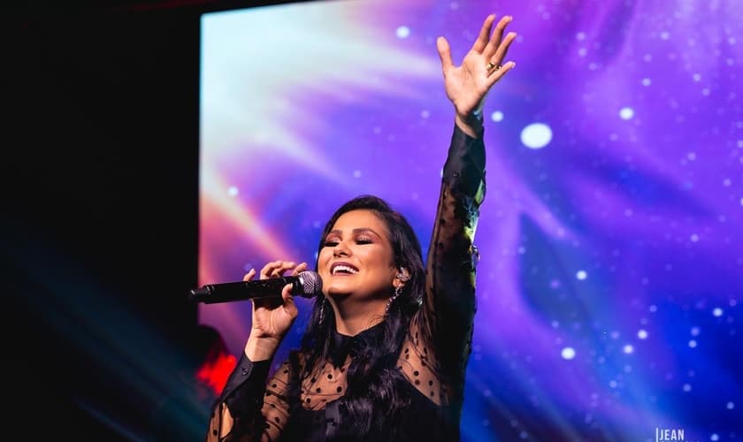 Bruna Olly está lançando o single "Redimido". (Foto: Jean Garioli)