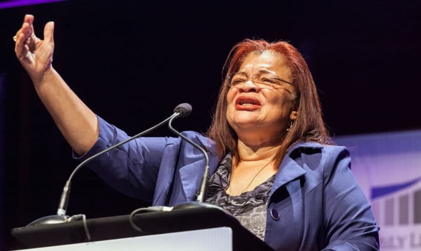 A evangelista Alveda King aconselha líderes em tempos de protestos raciais. (Foto: Brian Frank/Reuters)