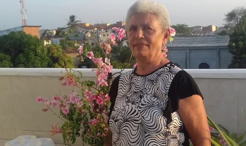 Dona Francir, de 72 anos, é mais uma vencedora na batalha contra a Covid-19. (Foto: Arquivo pessoal)