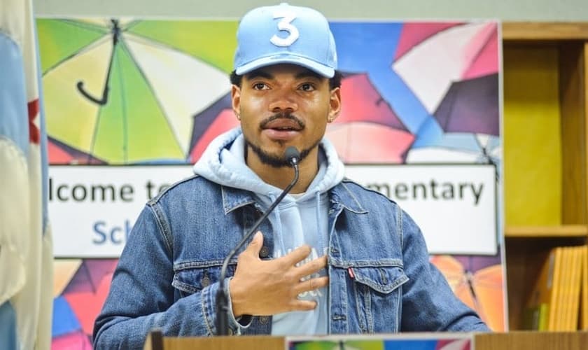 Conhecido como 'Chance The Rapper', Johnathan Bennett tem usado as redes sociais para levantar debates sobre o papel dos cristãos e da Igreja no combate ao racismo. (Imagem: CNN)
