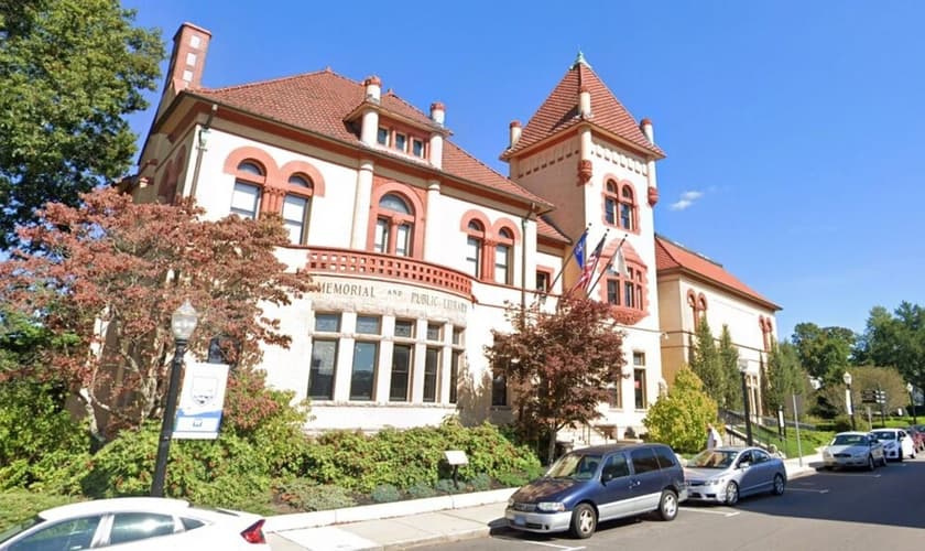 Fachada da Westerly Library e Wilcox Park, em Rhode Island. (Reprodução/Google Maps)