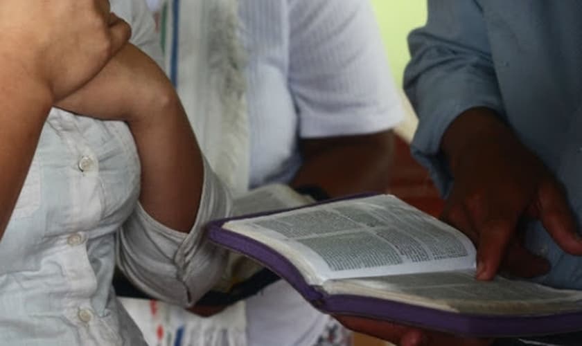 Pastores da Colômbia enfrentam perigos como o coronavírus e também ameaças de grupos armados como as FARC, para evangelizar áreas remotas do país. (Foto: Portas Abertas)