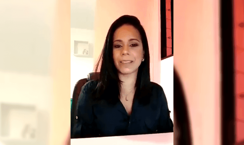 A professora de biologia Lourdes Rumanelly está sendo investigada por dizer que homossexualidade é pecado. (Foto: Reprodução/Instagram)