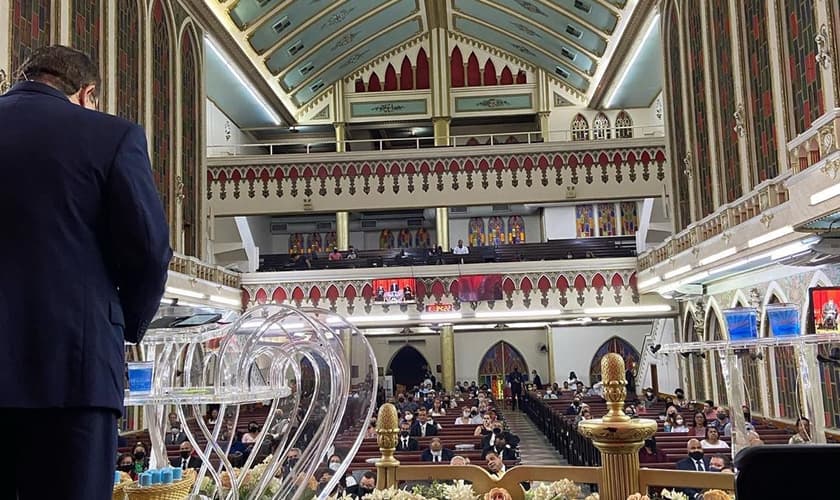 O juiz federal William Douglas durante culto na Assembleia de Deus em Madureira, no Rio de Janeiro. (Foto: Instagram)
