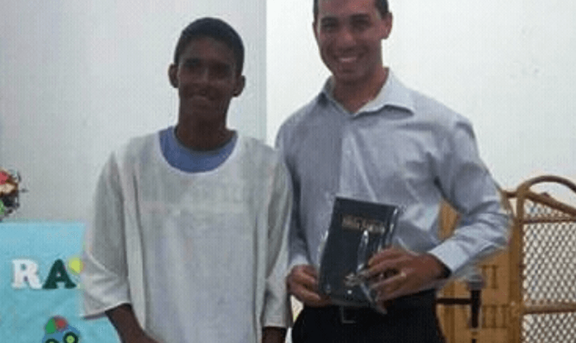 O batismo de Raysllan foi realizado próximo ao dia do seu aniversário. (Foto: Arquivo pessoal)