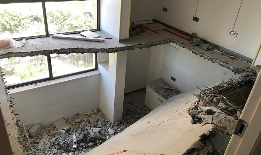 Imagem mostra interior de igreja demolida na China. (Foto: International Christian Concern)