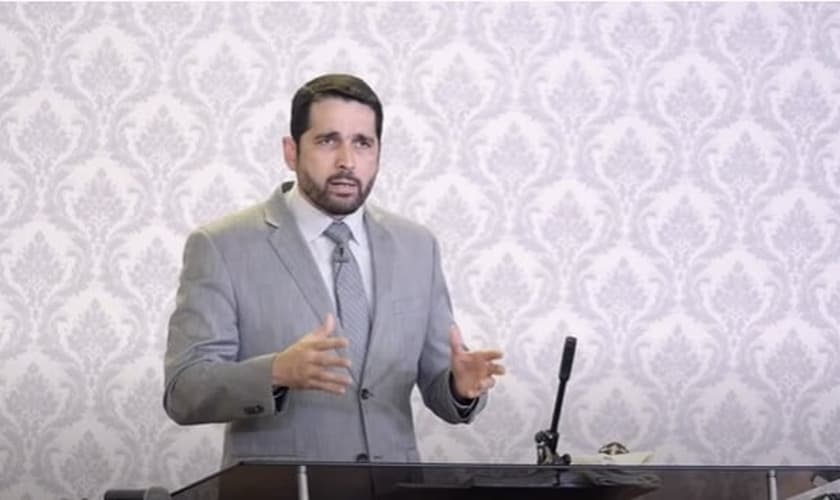 Pastor Paulo Junior lidera a Igreja Aliança do Calvário, em Franca (SP). (Imagem: Youtube / Reprodução)