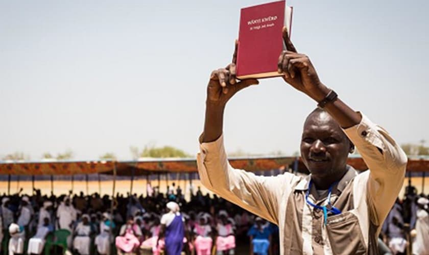 Tradução da Bíblia completa chega a 700 idiomas. (Foto: United Bible Societies)