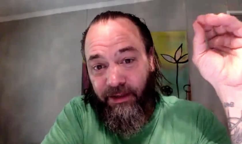 Jason Lee Jones durante entrevista ao Guiame por videochamada. (Foto: Guiame)