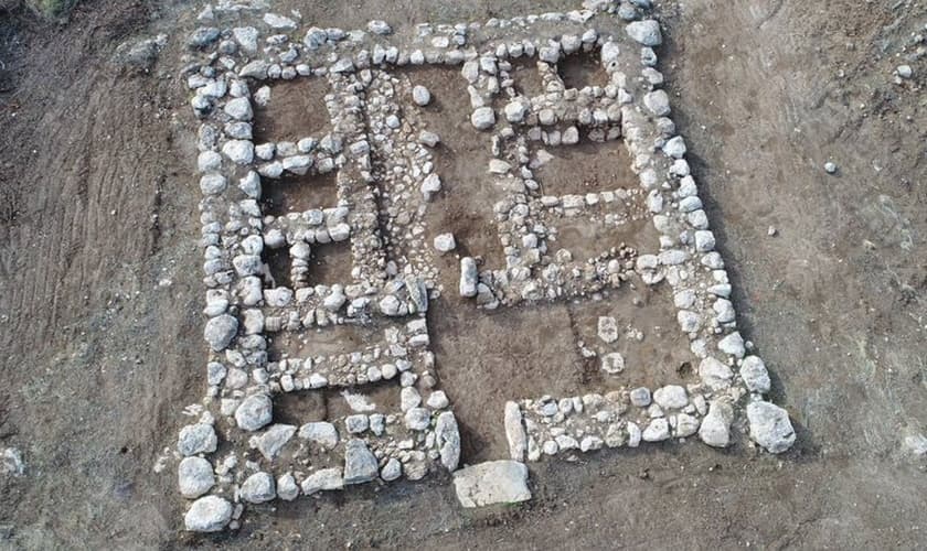Fotografia aérea do forte encontrado no sul de Israel. (Foto: Divulgação/Autoridade de Antiguidades de Israel)