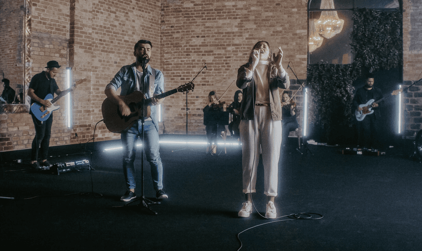 Julia Vitória está lançando seu clipe "Meu Abrigo" pela Musile Records. (Foto: Divulgação)