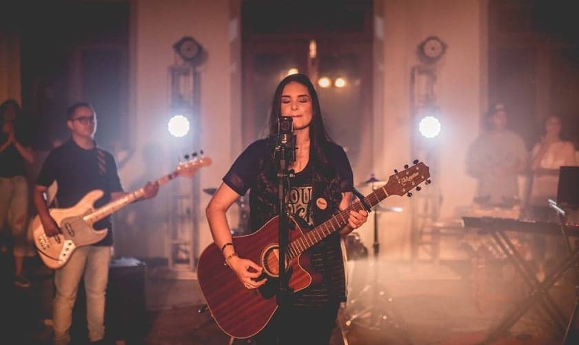 Kathlenn Bertelli, 19 anos, representa a nova geração na música cristã. (Foto: Rodrigo Stobäus)