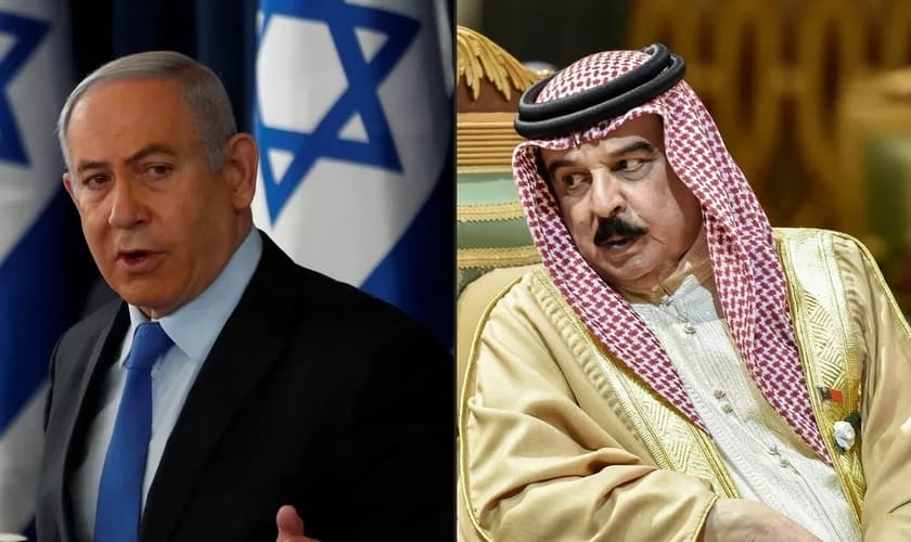 Benjamin Netanyahu, primeiro-ministro de Israel, e o rei Hamad bin Isa Al Khalifa, do Bahrein. (Foto: Ronen Zvulun, Fayez Nureldine /AFP/POOL)