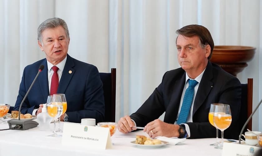 Jair Bolsonaro recebeu no Palácio do Planalto o pastor José Wellington Jr. e outros pastores da mesa diretora da Convenção Geral das Assembleias de Deus. (Foto: CGADB)