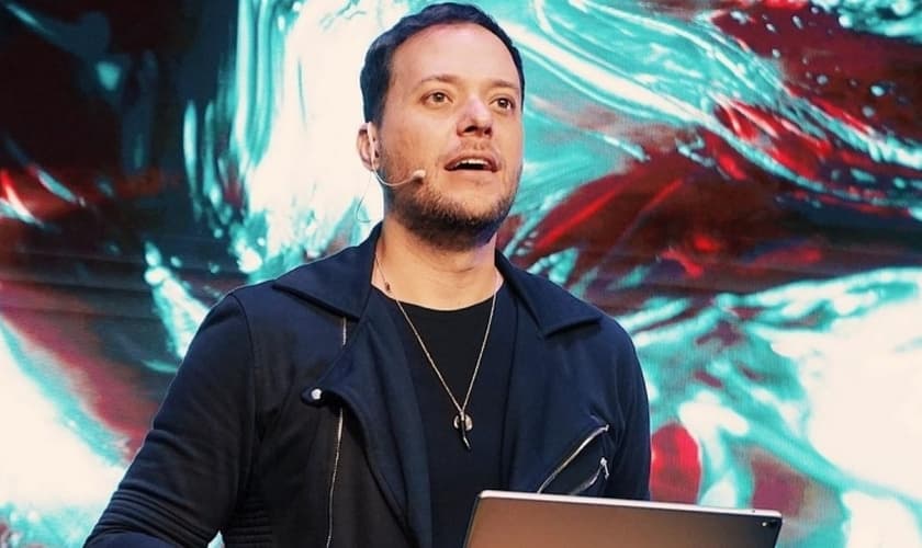 André Valadão é compositor, cantor e pastor da igreja Lagoinha Orlando, nos EUA. (Foto: Facebook / Reprodução)