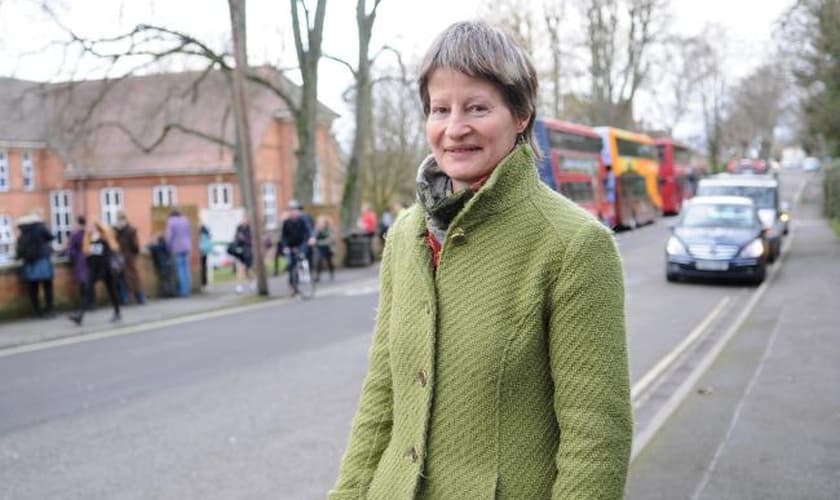 Mary Douglas é funcionária pública como conselheira na área de habilidades e mobilidade na cidade de Salisbury, na Inglaterra. (Foto: Salisbury Journal / Tom Gregory)