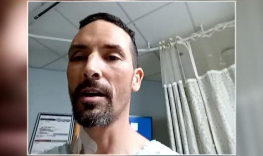 Michael Knapinski tem 45 anos e foi resgatado quase sem vida após se perder à noite na neve, no Monte Rainier. (Foto: ABC News)