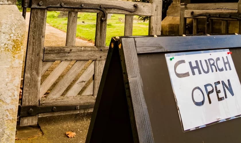 Igrejas terão novas regras em segunda onda de Covid-19 na Irlanda do Norte. (Foto: Reprodução / Premier)