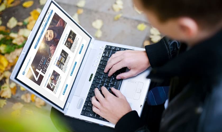 Site da Associação Evangelística Billy Graham dispõe de programas de discipulado online. (Imamgem: