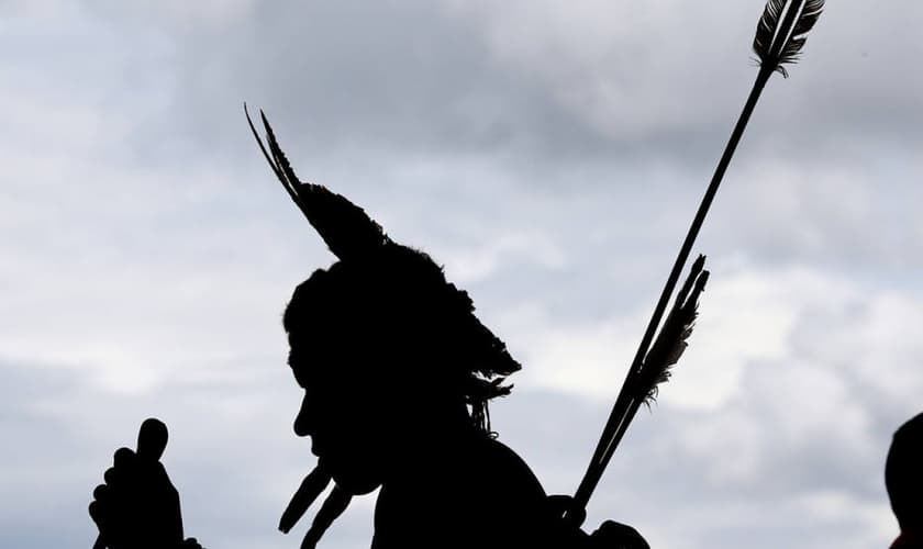 Índio discursa em frente ao Palácio do Planalto, em 2016. (Foto: Dida Sampaio/Estadão)