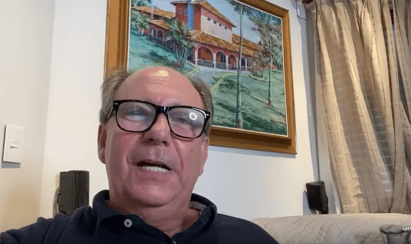 Pr. Lamartine Posella, durante live sobre ‘o espírito de morte’. (Foto: Reprodução / YouTube)